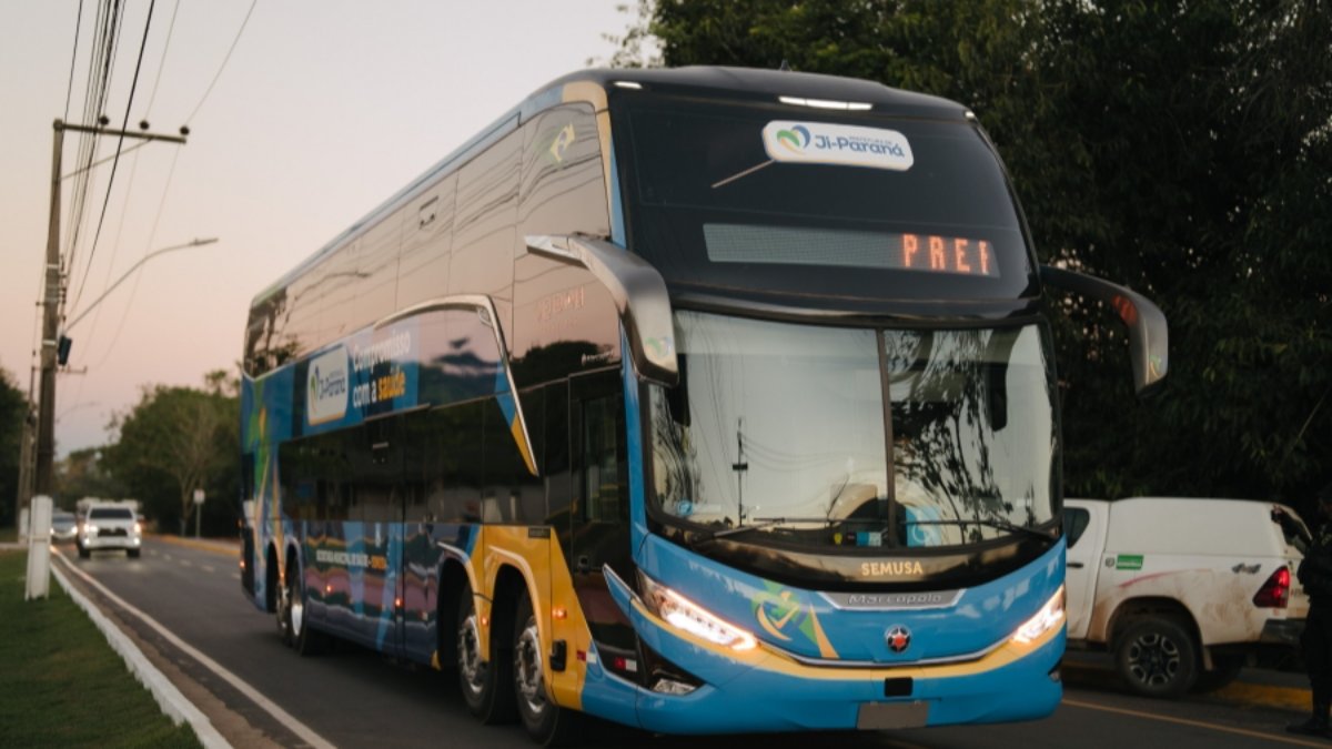 Ji-Paraná recebe novo ônibus climatizado para transporte de pacientes até Porto Velho