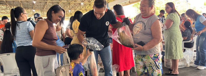 Prefeitura de Ji-Paraná entrega mais de 3 toneladas de peixe para famílias em situação de vulnerabilidade na véspera da Sexta-feira Santa